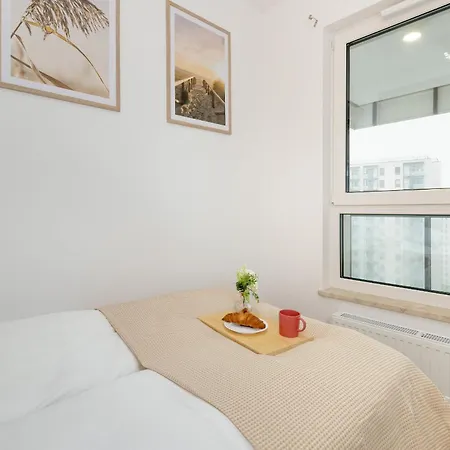 Stylish Bright Starowiejska Near Arena With Balcony & Parking By Renters