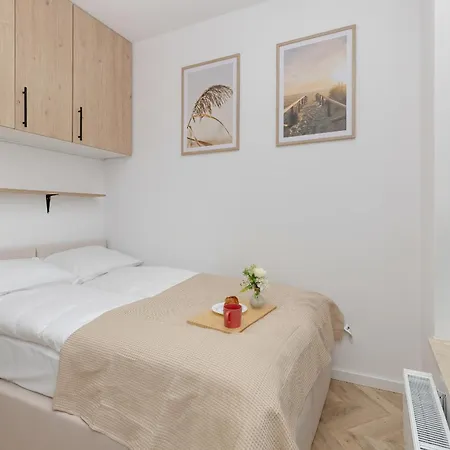 Stylish Bright Starowiejska Near Arena With Balcony & Parking By Renters غدانسك