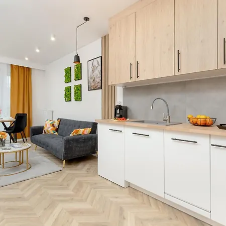 شقة Stylish Bright Starowiejska Near Arena With Balcony & Parking By Renters