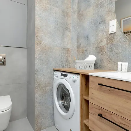 Stylish Bright Starowiejska Near Arena With Balcony & Parking By Renters