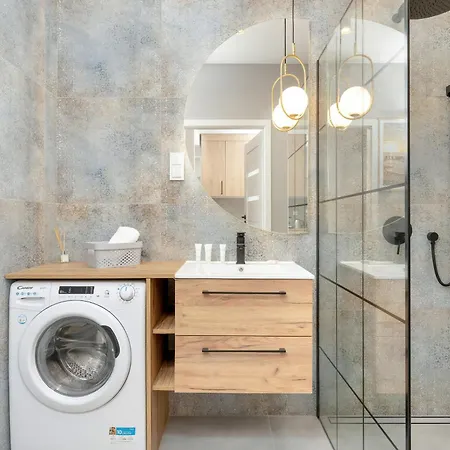 شقة Stylish Bright Starowiejska Near Arena With Balcony & Parking By Renters
