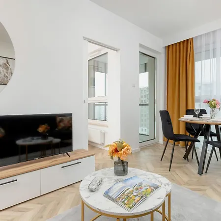 Stylish Bright Starowiejska Near Arena With Balcony & Parking By Renters